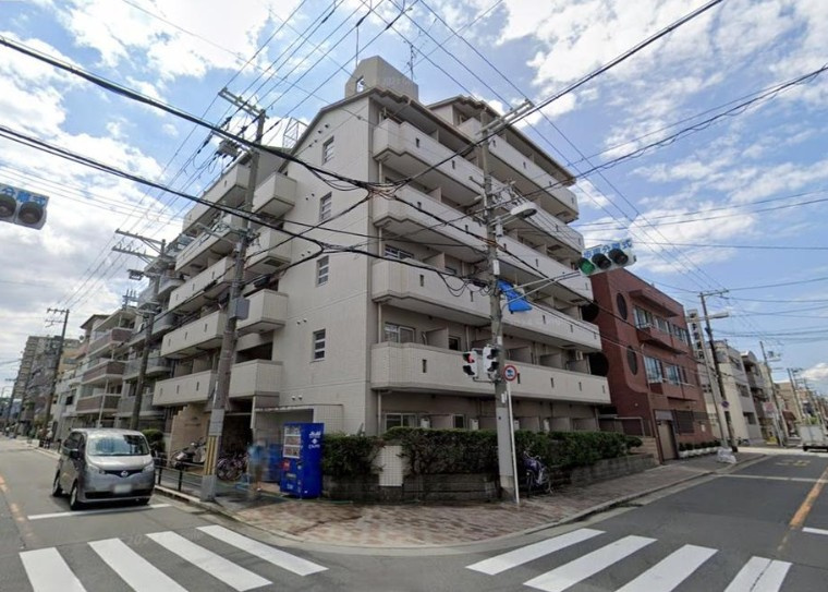 クラウンハイム淀川の外観