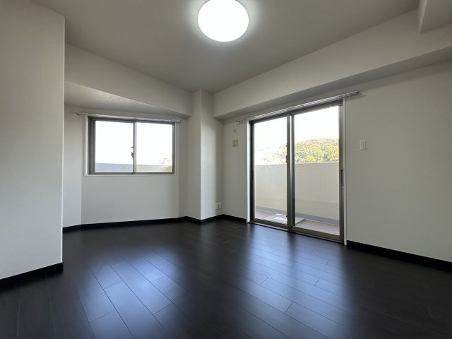 アルファステイツ塩屋駅前ヒルサイドテラスの洋室