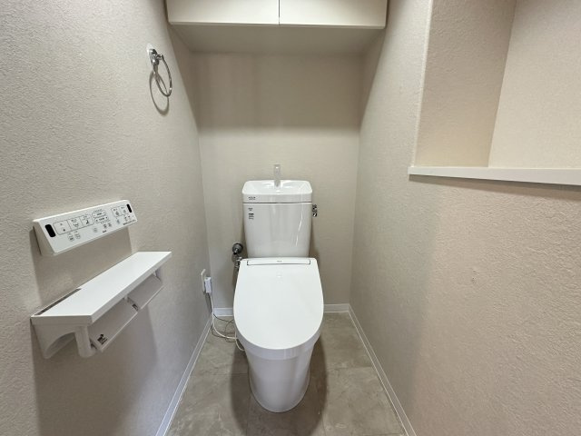 アルファステイツ塩屋駅前ヒルサイドテラスのトイレ