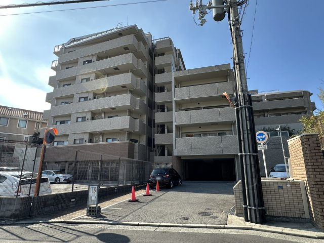 アルファステイツ塩屋駅前ヒルサイドテラスの外観