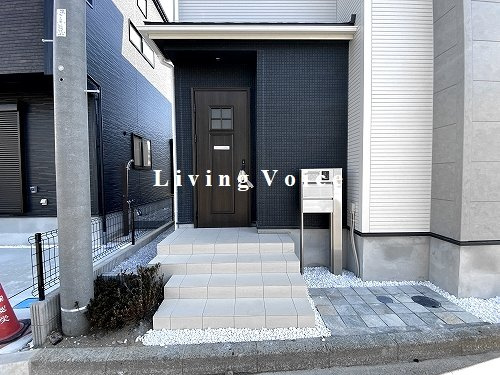 【エントランス】 | 【仲介手数料０円】茅ヶ崎市松が丘2丁目　新築一戸建て　全2棟 | 茅ヶ崎市松が丘2丁目　新築一戸建て　全2棟