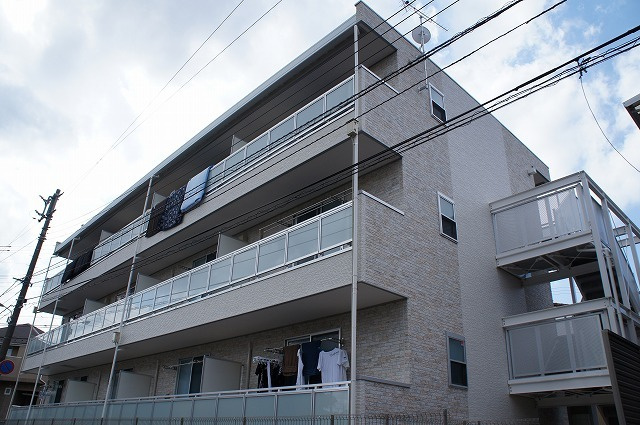 リブリ・エテルナの外観