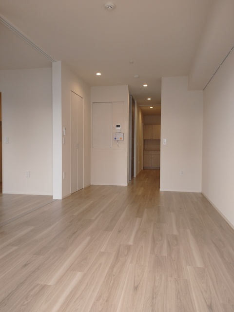 （シニア限定）ヘーベルヴィレッジ大宮の居間・リビング|広々としたフローリング仕様のリビング