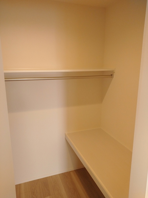 （シニア限定）ヘーベルヴィレッジ大宮の収納|たっぷり収納できるウォークインクロゼット