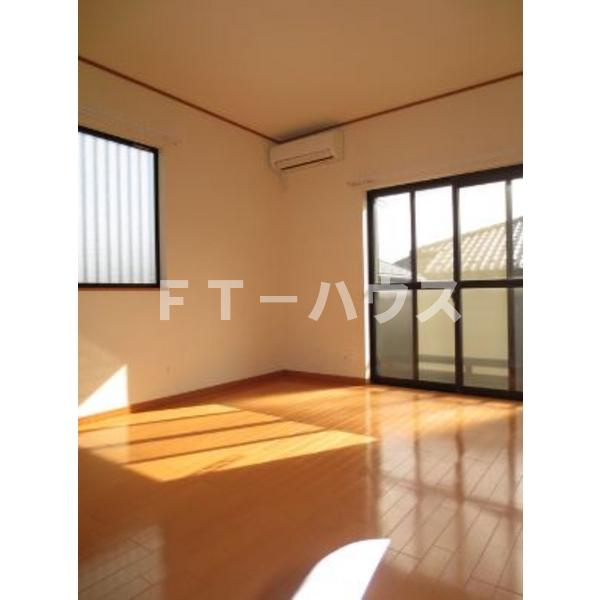 メゾン　ウィステリアの居間・リビング