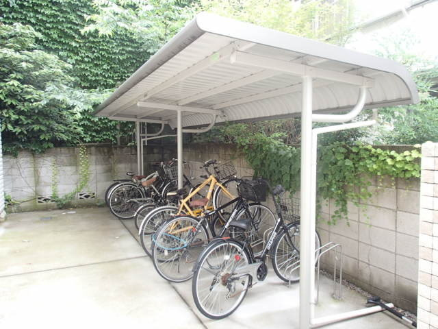 メゾン　グランジュテのその他共用部分|★敷地内屋根付き駐輪場★