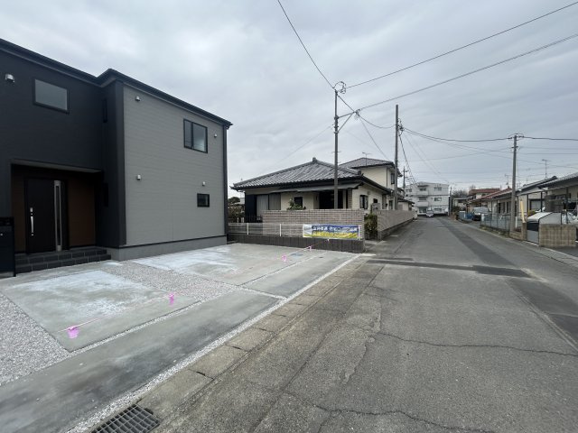 新築　伊勢崎市連取町第4　Livele Garden.S 　1号棟の前面道路含む現地写真|現地写真　北側接道幅員約6.1ｍ