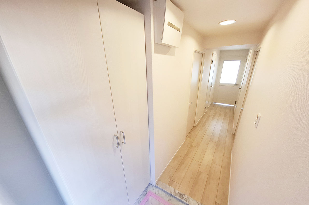 朝日プラザシティサザンパーク4番街（F棟）の玄関