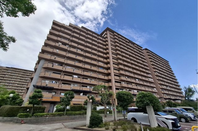 朝日プラザシティサザンパーク4番街（F棟）の外観