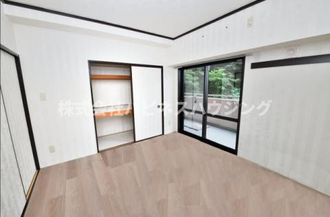 INSURANCE(インシュランス)BLDG.(ビルディング)XIX(ナインティーン)松戸の居間・リビング