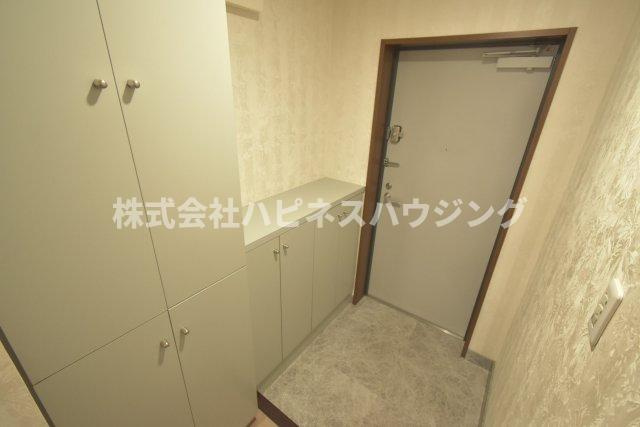 INSURANCE(インシュランス)BLDG.(ビルディング)XIX(ナインティーン)松戸の玄関