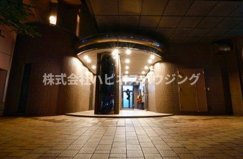 INSURANCE(インシュランス)BLDG.(ビルディング)XIX(ナインティーン)松戸のエントランス