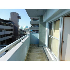 プライメリー岡島のバルコニー