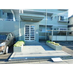 プライメリー岡島のエントランス