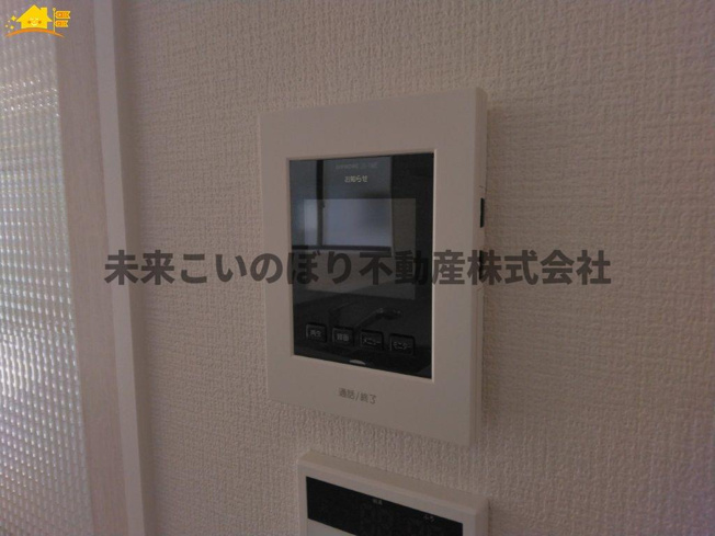 【防犯設備】 | LIGARE久喜市本町11期 | TVインターフォンは来訪者の確認にとても便利で安心です。
録画システム付きなので、留守時の確認も可能です。