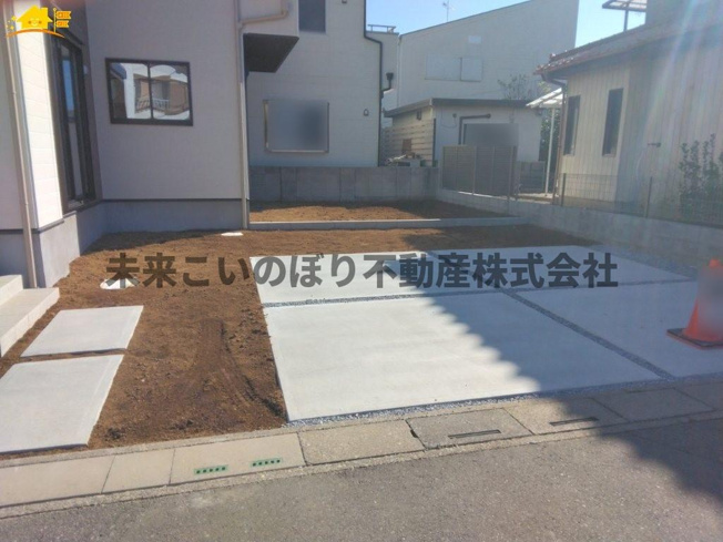 【駐車場】 | LIGARE久喜市本町11期 | 駐車スペースはゆとりのある2台分確保されています。
車の運転が不安な方もゆっくり入出庫できるので安心です。