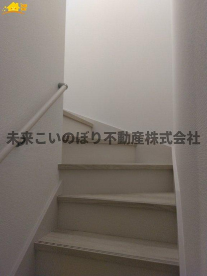 【内装】 | LIGARE久喜市本町11期 | 階段スペースには手すりがついており安心です