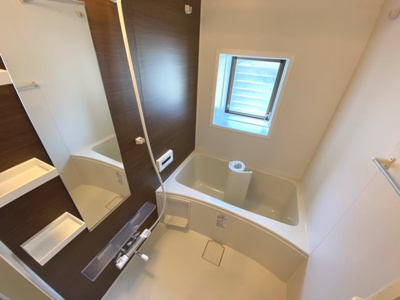 【浴室】 | 但馬ビル | 落ち着いた空間のお風呂です