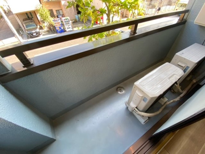 【バルコニー】 | 但馬ビル | 開放的で明るい空間を演出してくれるバルコニーです