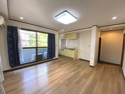 【洋室】 | 但馬ビル | 明るい洋室です