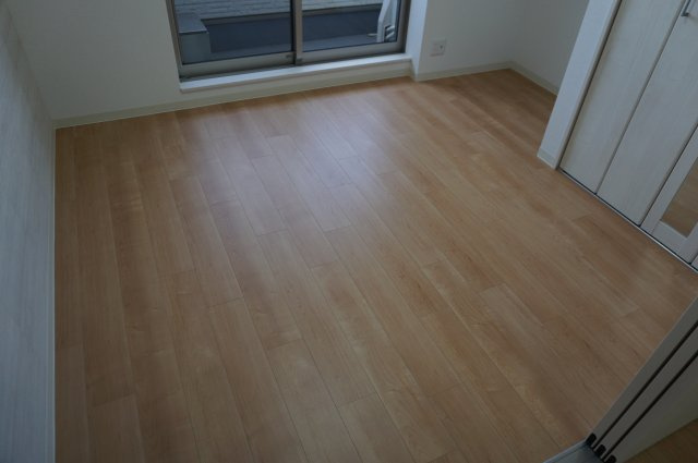 クレアール八戸ノ里の洋室