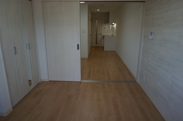 クレアール八戸ノ里の洋室