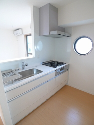 アルコイリス等々力のキッチン|ガス3口グリル付きのシステムキッチン♪