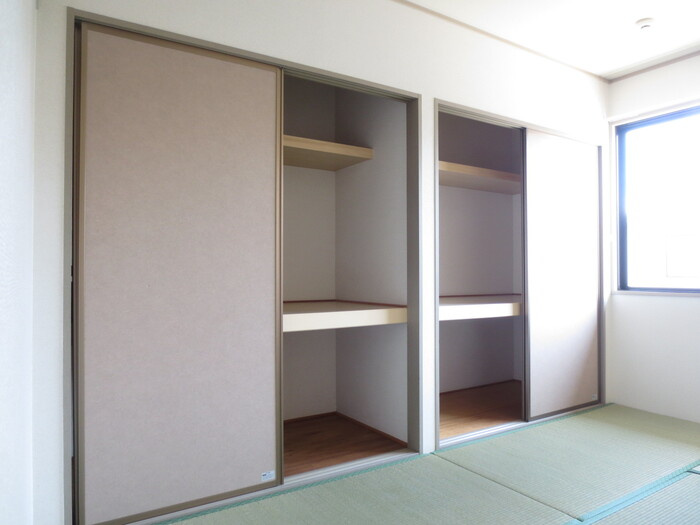 ファミール小春の里 A棟の収納|Ａ202 収納