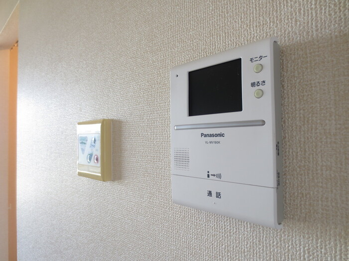 ファミール小春の里 A棟のセキュリティ|Ａ202 ＴＶインターホン