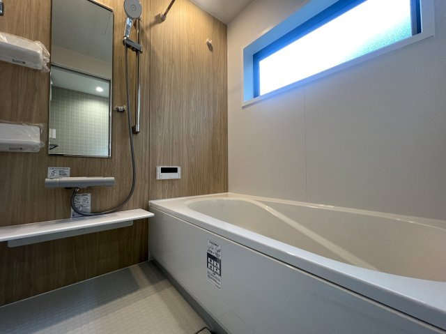 ～海の風感じるこの場所で～西柴2丁目新築戸建ての浴室|ゆったり過ごせるお風呂です