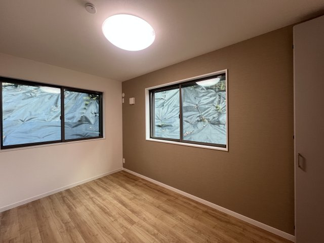 ～海の風感じるこの場所で～西柴2丁目新築戸建ての洋室|スタンダードな洋室です