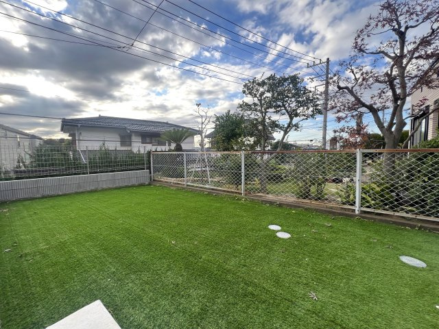 ～海の風感じるこの場所で～西柴2丁目新築戸建ての庭|お庭で自由な時間を過ごせます