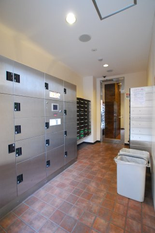 【エントランス】 | フレンシアノイエ難波南