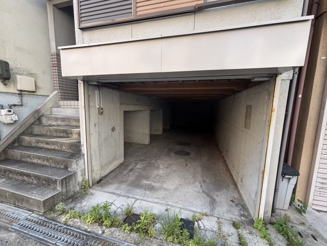 津田東町戸建てのエントランス