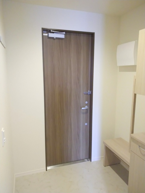 （シニア限定）ヘーベルVillage元住吉弐番館の玄関|イス付