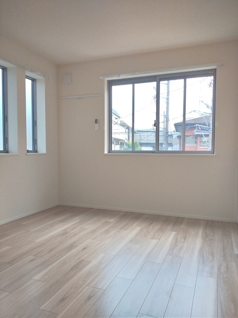 （シニア限定）ヘーベルVillage元住吉弐番館の居間・リビング|2面採光