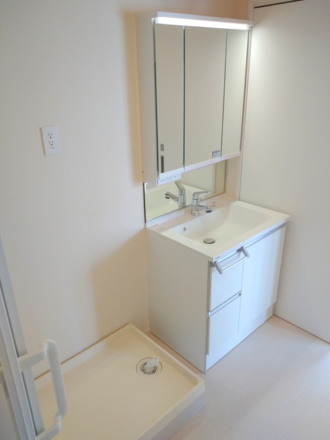 （シニア限定）ヘーベルVillage元住吉弐番館の洗面所|★シャワー付き独立洗面台★