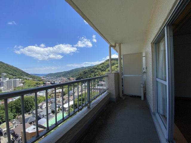 湯河原サニーハイツ1号館のバルコニー