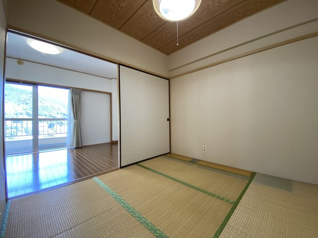 湯河原サニーハイツ1号館の和室