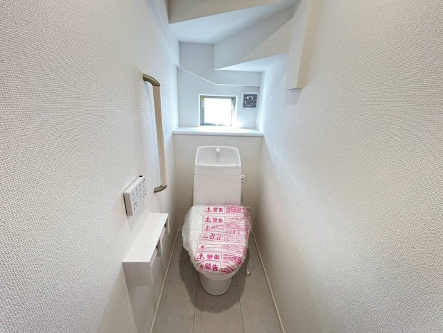 ハートフルタウン　一宮市起2期　全1区画分譲のトイレ|超表面平滑加工とイオンパワーの「セフィオンテクト」加工で、汚れが付きにくく落ちやすい仕様です。