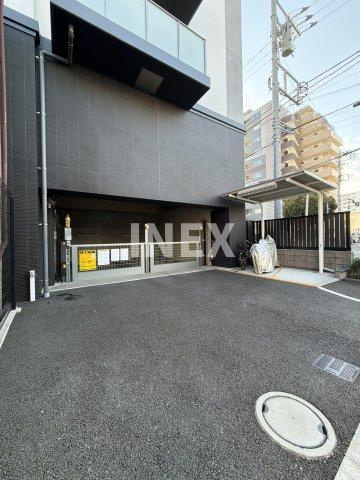 横浜市南区真金町１丁目の賃貸マンションの駐車場