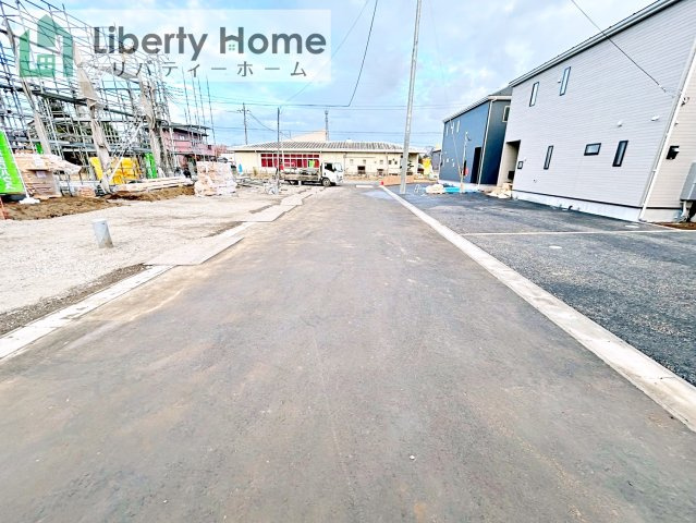 常陸大宮市姥賀町第3　新築戸建　3号棟の前面道路含む現地写真
