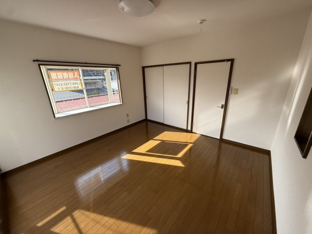 サンヒルズかやねの洋室
