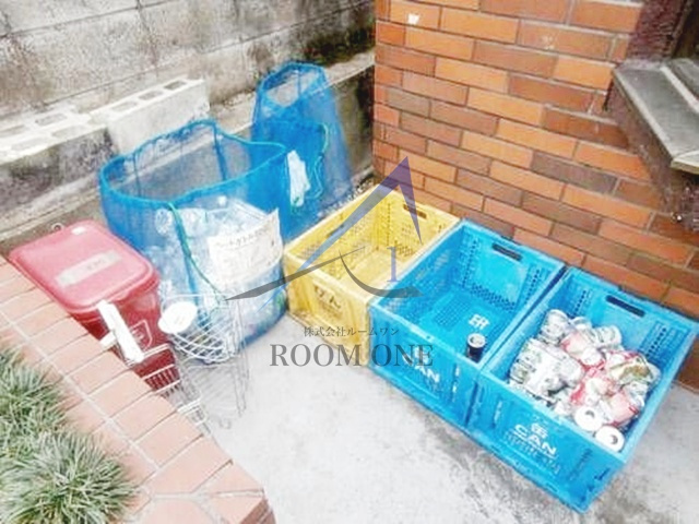 フラット中野のその他共用部分|敷地内ゴミ置き場です。