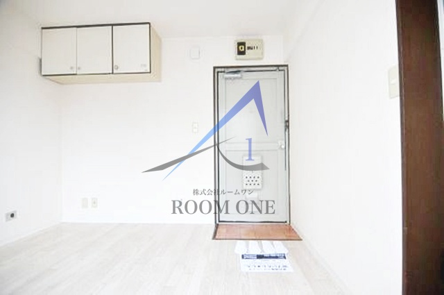 フラット中野の居間・リビング|洋室のお部屋です。