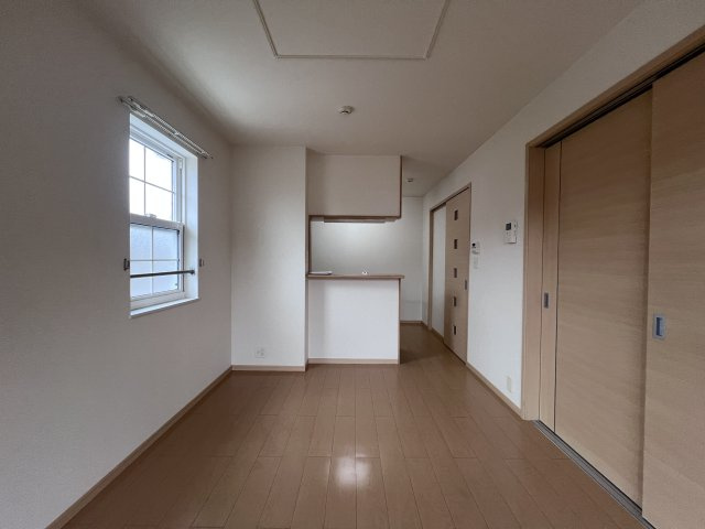 サンハイツ北六甲壱番館の居間・リビング