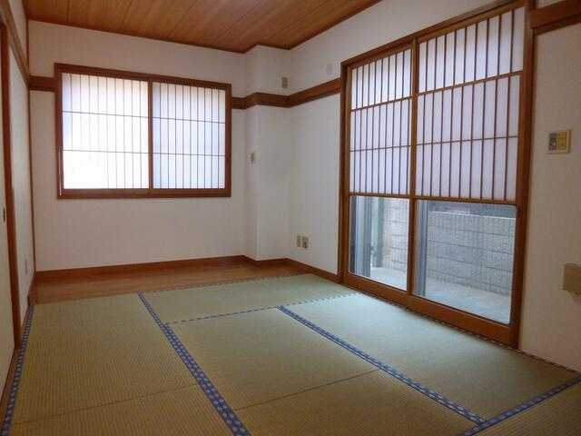 アモロッソの和室|２面採光で明るい和室