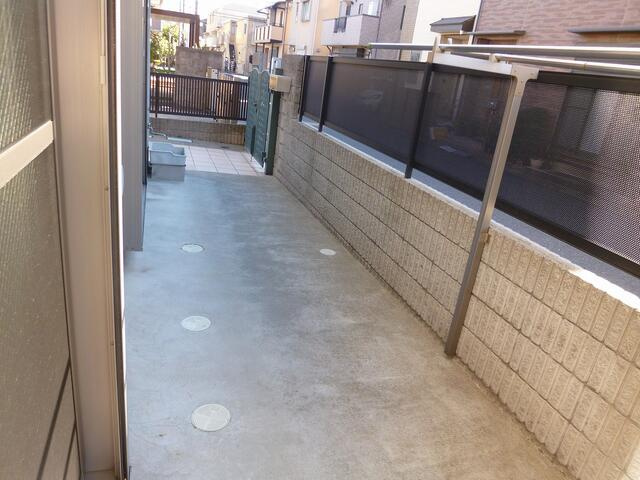 アモロッソのバルコニー|広々としたテラス