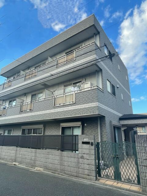 アモロッソの外観|南東角部屋