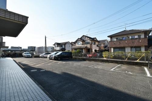 福岡市博多区諸岡１丁目の賃貸マンションの駐車場|物件の画像17